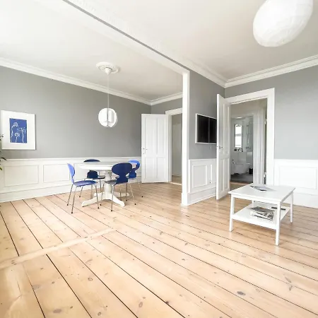 Stylish Classic Danish Design Apartmán