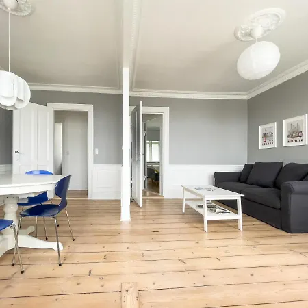 Stylish Classic Danish Design Apartmán