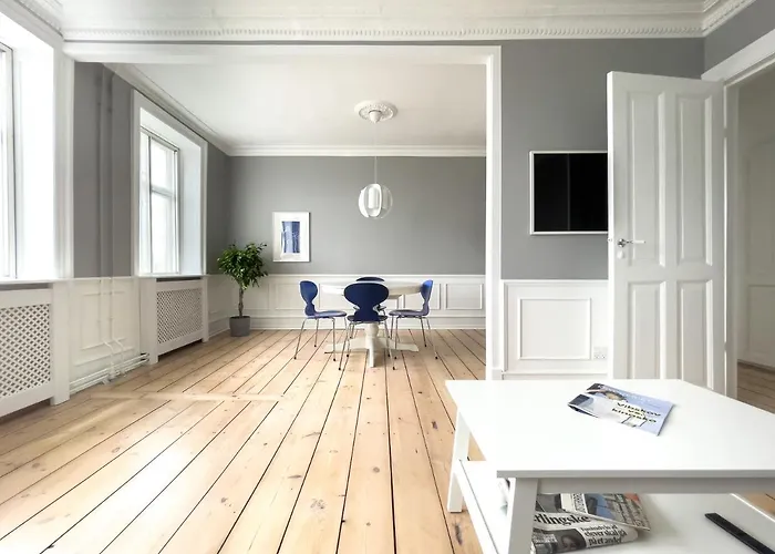 Stylish Classic Danish Design * Kodaň